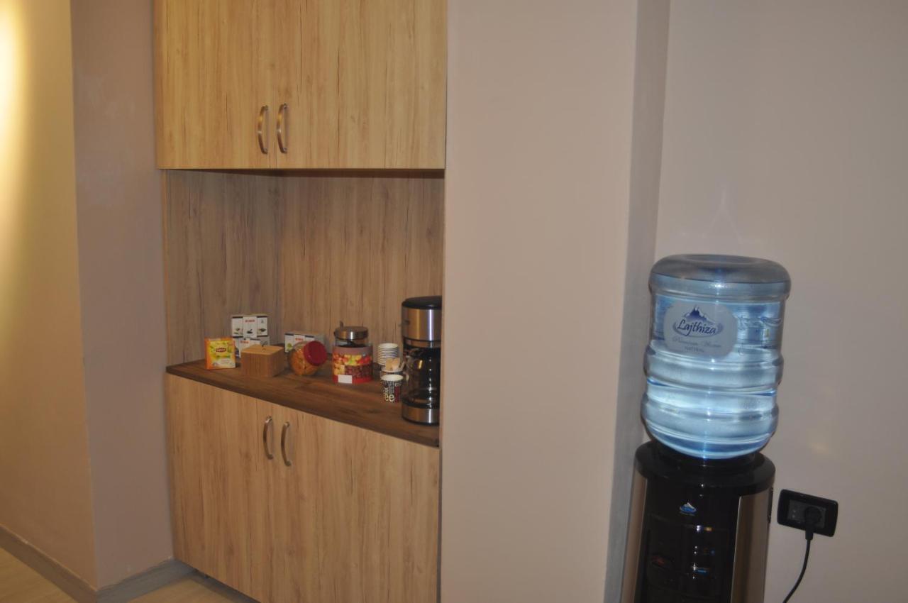 Bliri Shallvaret Apartment Tirana Exterior photo